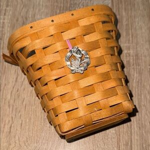 Longaberger handmade basket small pocket broken trim comes with pin 2004  HOPE